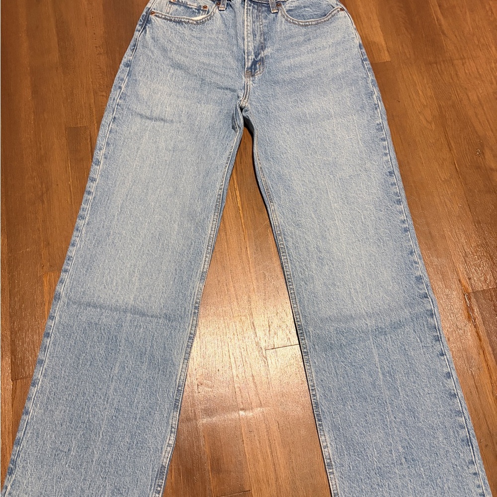 NWT Abercrombie & Fitch The 90’s Relaxed Jeans size 26 short